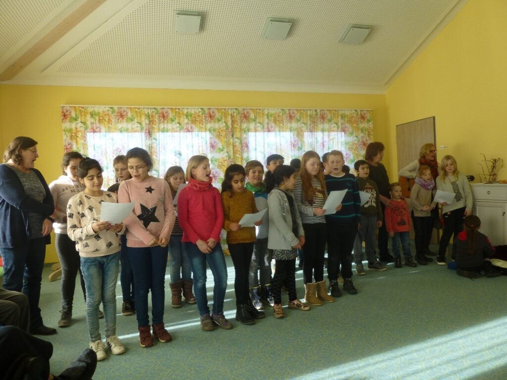 <strong>Grundschüler singen mit Senioren (18. Februar 2019)</strong>