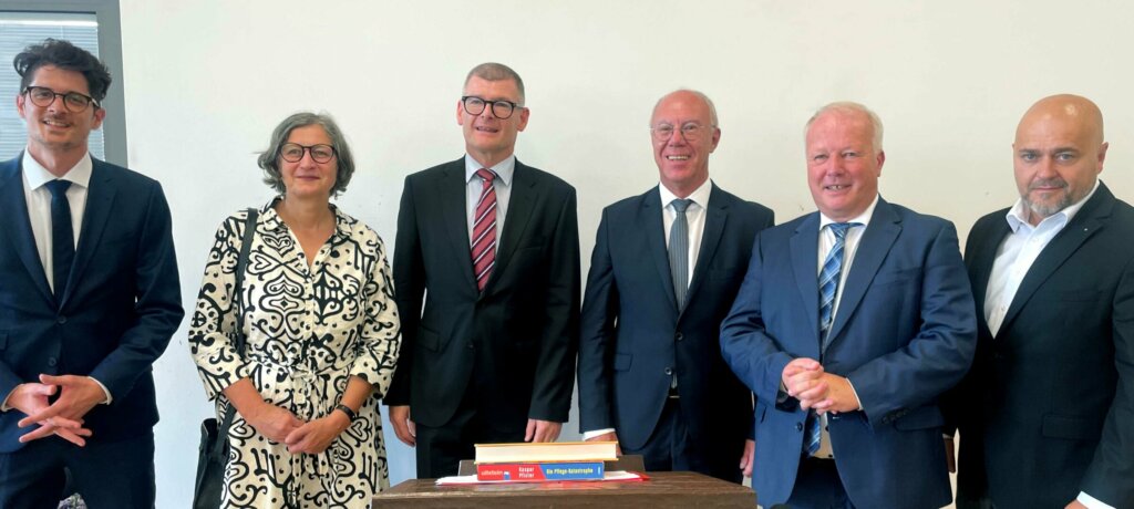 Dominic Steinbrenner, VDAB, Geschäftsstelle Stuttgart, Dr. Ulrike Kleinknecht-Strähle, Landratsamt Emmendingen, • Michael Schlegel, Bürgermeister der Gemeinde Reute im Breisgau • Kaspar Pfister, Geschäftsführender Gesellschafter BeneVit • Peter Weiß, Bundeswahlbeauftragter für die Sozialversicherungswahlen im Bundesministerium für Arbeit und Soziales Berlin, • Wolfgang Schweizer, Geschäftsführer AOK Südlicher Oberrhein 