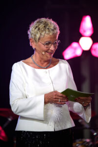 20 Jahre BeneVit – ein Fest, das verbindet und in Erinnerung bleibt Persönliche Worte zum Jubiläum: Karin Pfister-Lutz blickt auf die Entwicklung der BeneVit Gruppe zurück und erinnert an die Menschen, die diese Erfolgsgeschichte mitgestaltet haben.