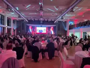 20 Jahre BeneVit – ein Fest, das verbindet und in Erinnerung bleibt Ein bewegender Rückblick: Karin Pfister-Lutz würdigt in ihrer Rede das Lebenswerk ihres Ehemanns Kaspar Pfister und 20 Jahre BeneVit.